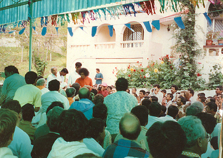 Sai Baba darsan at Kodaikanal, 1994