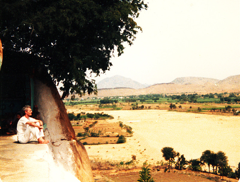 Chitravati riverbed (drought) January 1985 - from kalpataru tree