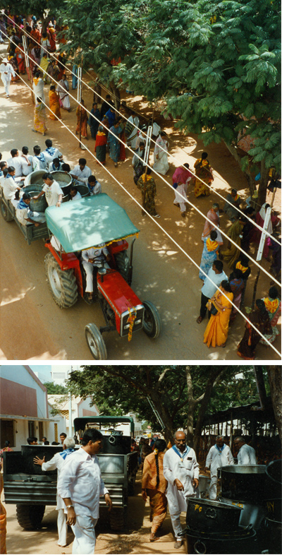 Sathya Sai Baba's 70th birthday celebrations - delivering food