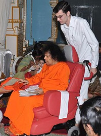 Sathya Sai Baba_in_2010